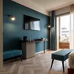 Visionair & Hotel 4*