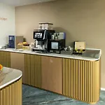 Visionair & Hotel 4*