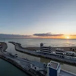 Visionair & 4*
