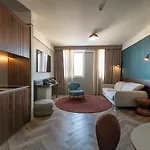Hotel Visionair & Senigallia