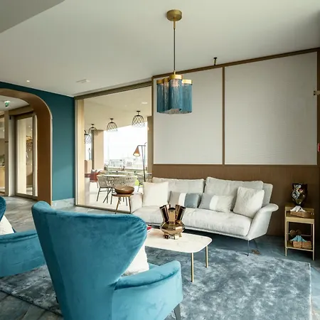 Visionair & 4* سينِغاليا