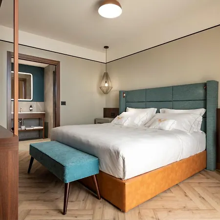 Visionair & 4* سينِغاليا