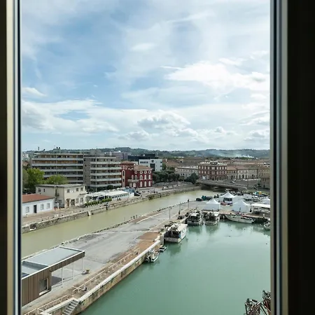 Hotel Visionair & Senigallia