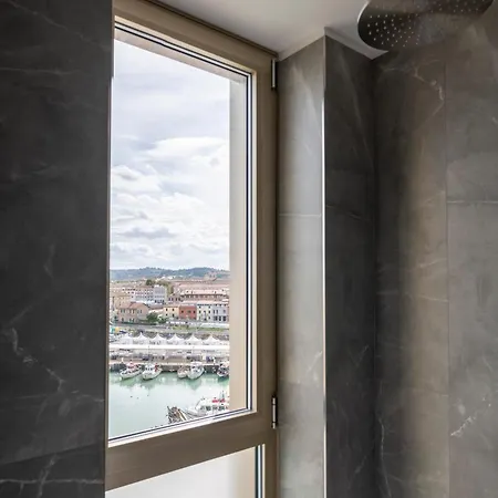 Visionair & 4* سينِغاليا