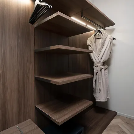 فندق Visionair & 4*