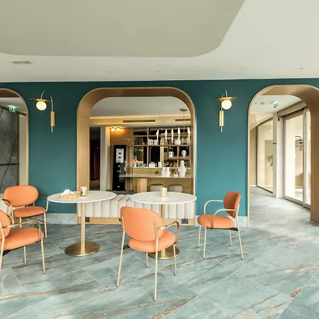 Hotel Visionair & 4*