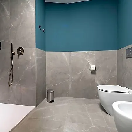 Visionair & Hotel 4*
