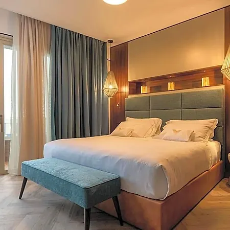 Visionair & Hotel 4*