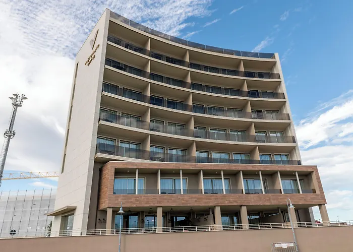 Visionair & Szálloda 4*